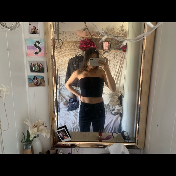 Simple black tube top - Picture 2 of 2